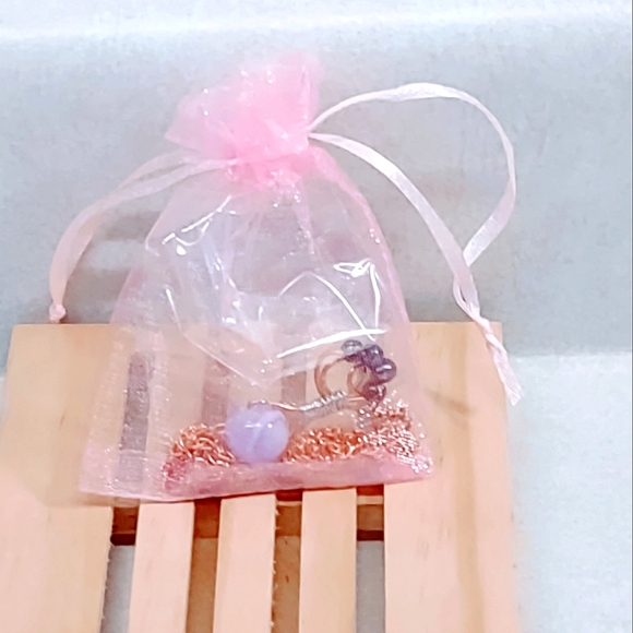 LAVENDER PURPLE CHALCEDONY & GARNET BEADS WIRE WRAPPED COPPER PENDANT AND CHAIN - Picture 8 of 8